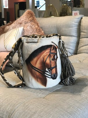 Mochila Pintada y Aplique