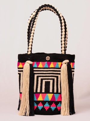 MOCHILA RAPUNZEL CON DISEÑO NEGRA MC-DE 28 CM X 30 CM APROXIMADAMENTE