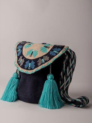 MOCHILA TAPA UNICOLOR C. JEAN B-DE 28 CM X 30 CM APROXIMADAMENTE