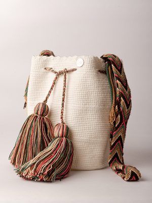 MOCHILA UNICOLOR MEDIANA hueso guayaba-DE 20 CM X 25 CM APROXIMADAMENTE