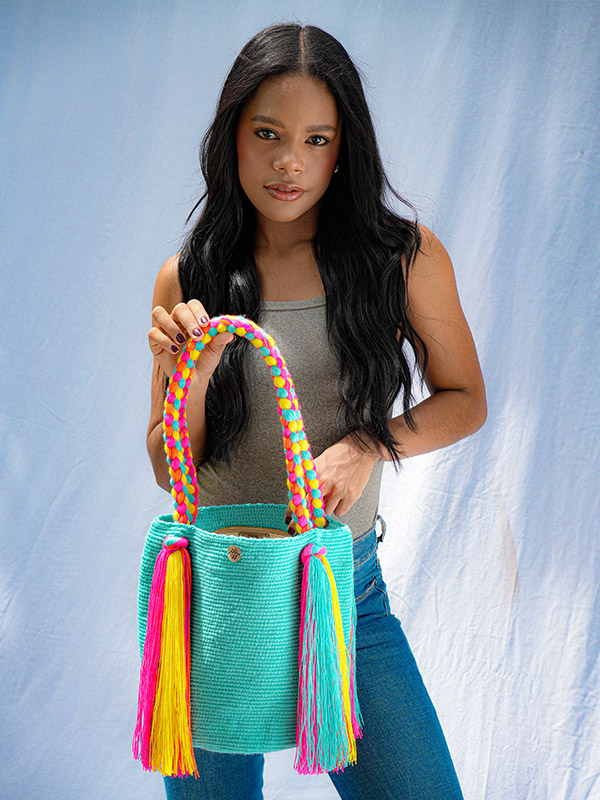 MOCHILA RAPUNZEL AGUAMARINA VIVO-DE 28 CM X 30 CM APROXIMADAMENTE