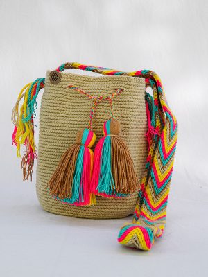 MOCHILA UNICOLOR MEDIANA beige pastel-DE 20 CM X 25 CM APROXIMADAMENTE